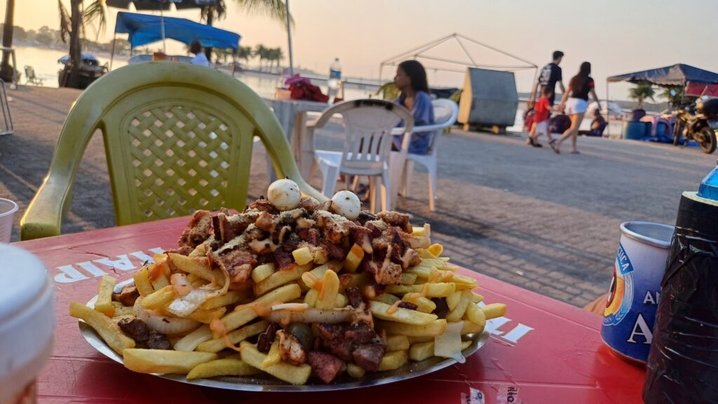 O que comer no Piscinão de Ramos?