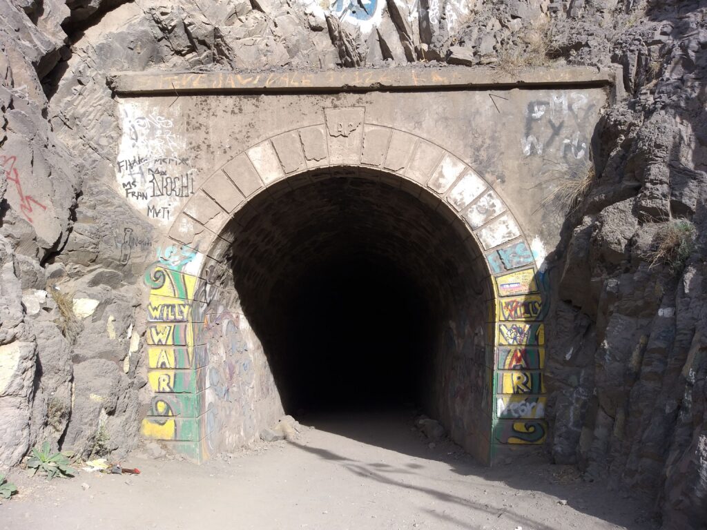 Túnel de Santa Teresa, Chile