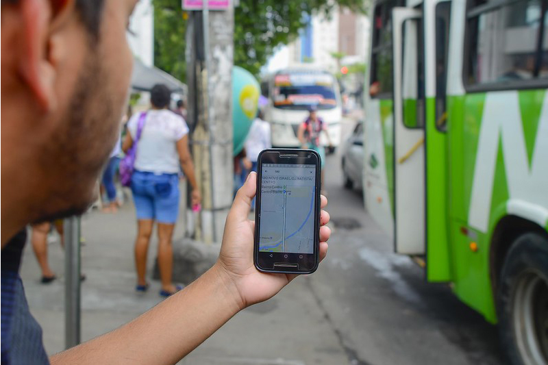 Como acompanhar ônibus em tempo real opções aplicativos que realmente funcionam