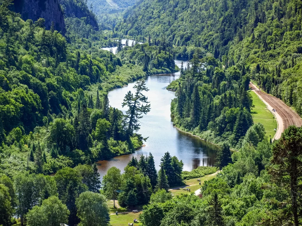 Passeio de trem pelo Cânion Agawa - Ontario, Canadá