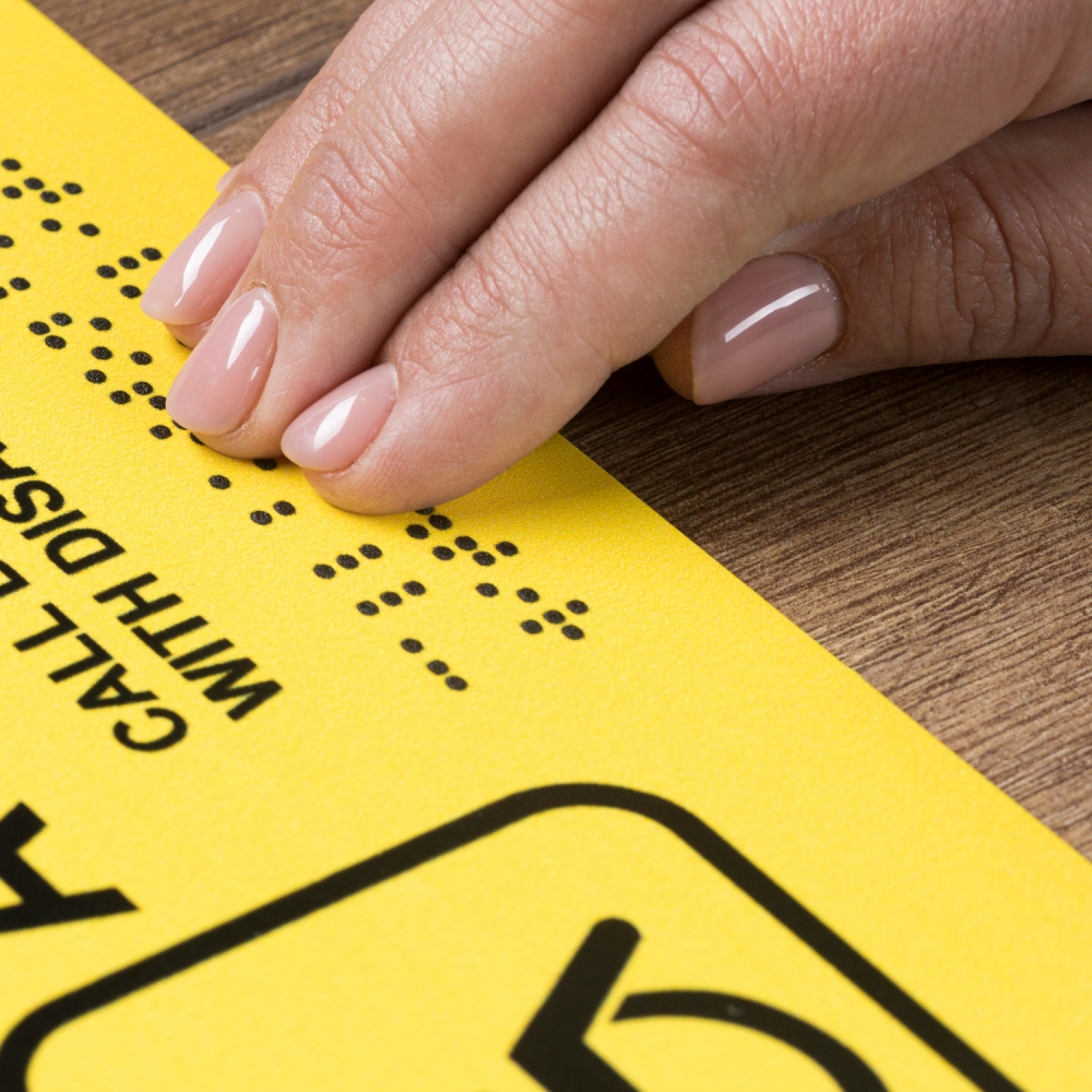 taxis deverão instalar placas em braille