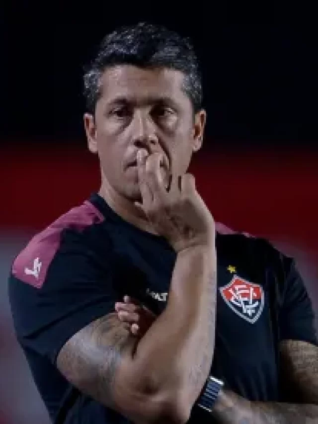 Ba-Vi tem quatro expulsões e Thiago Carpini exaltado após gol do Bahia