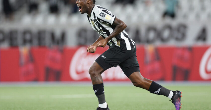 Com dois gols, Botafogo vence o Carabobo na Libertadores