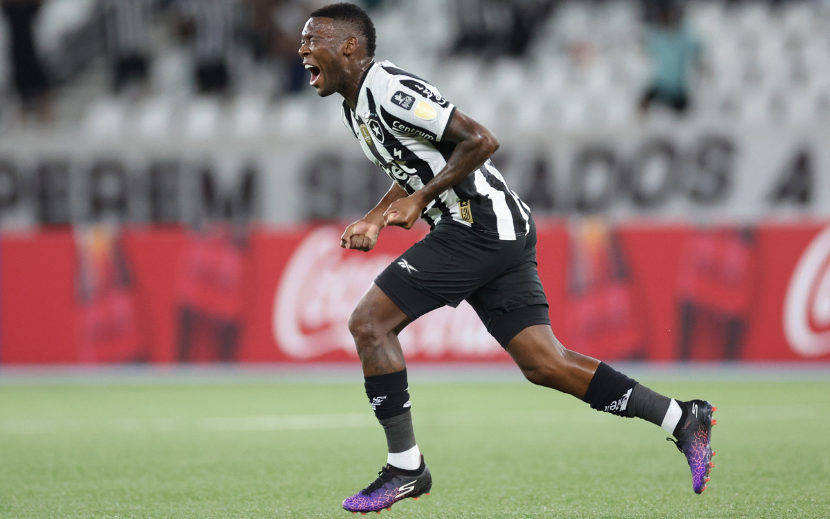 Com dois gols, Botafogo vence o Carabobo na Libertadores