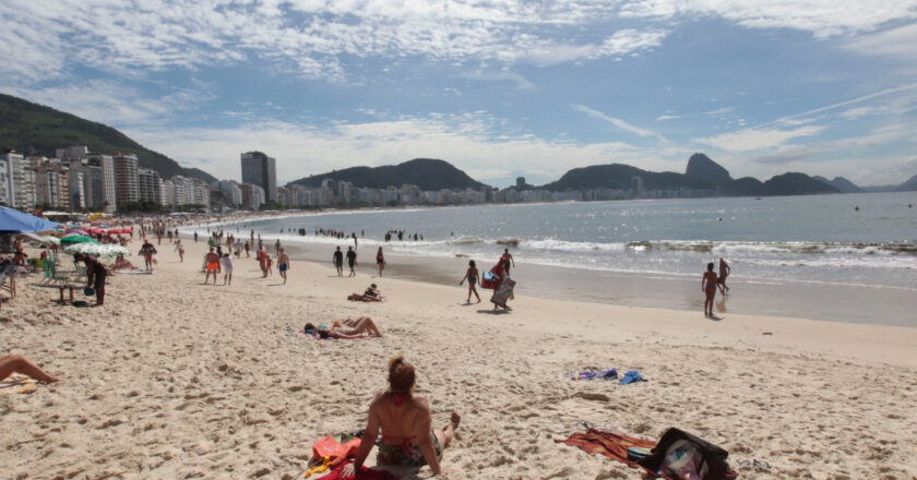 Chegada de frente fria deve influenciar no tempo e trazer chuva ao Rio