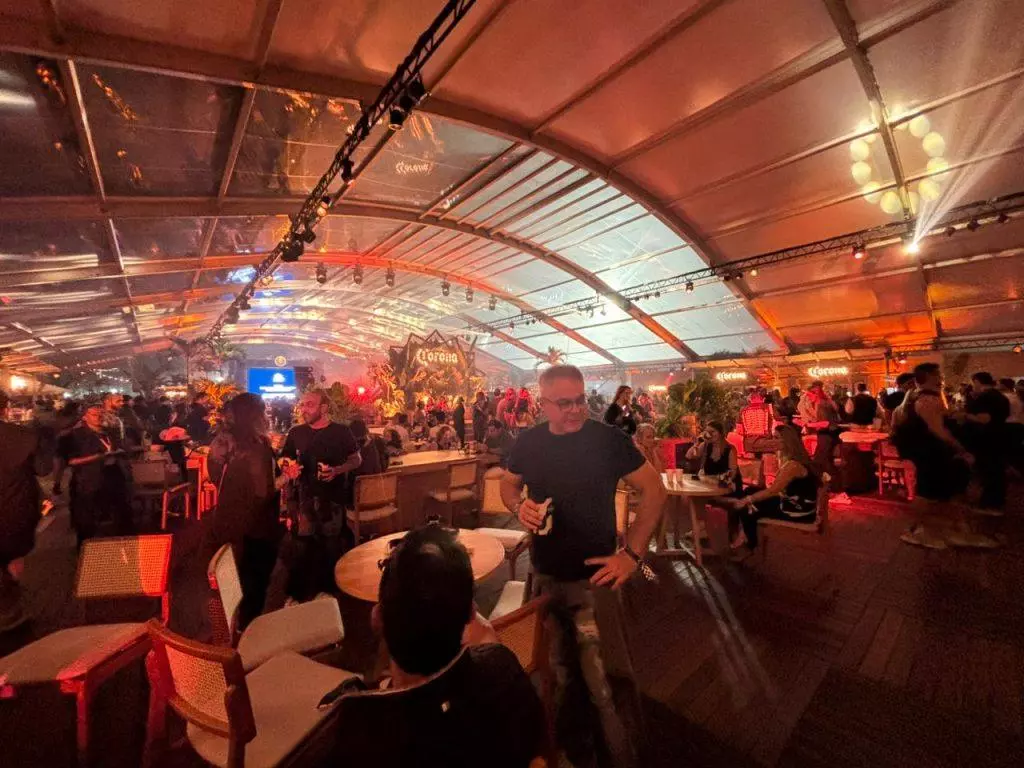 Como foi a área VIP da Corona no show da Lady Gaga em Copacabana