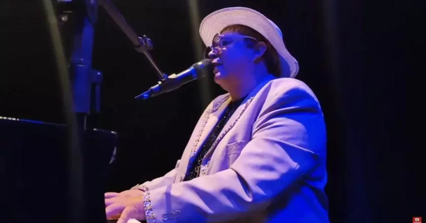 Le Canton celebra Dia das Mães com show em homenagem a Elton John em Teresópolis