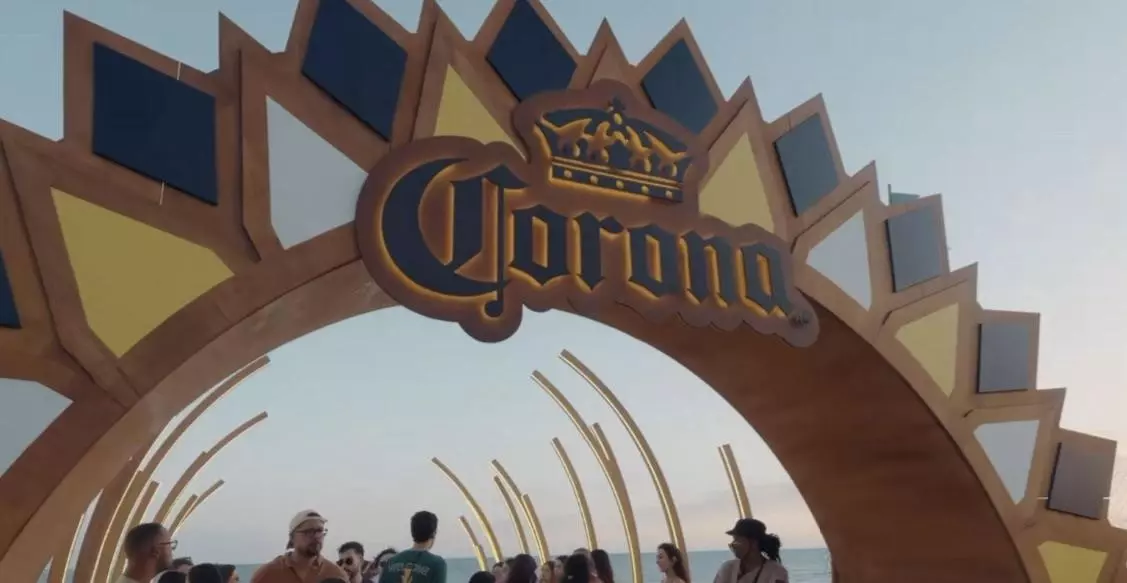 Pré-show Copacabana ganhará palco especial da Corona durante o pôr-do-sol