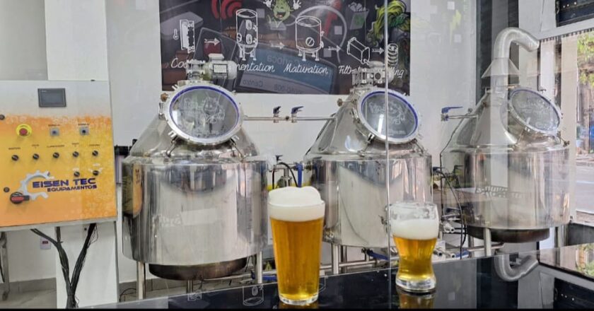 Primeira cervejaria da Rua da Carioca começa a produzir sua própria cerveja