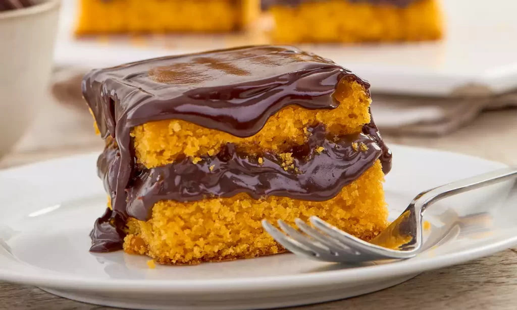 Receita de Bolo de Cenoura com Cobertura de Chocolate