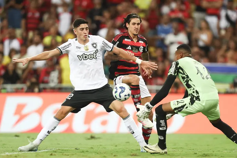 Flamengo Deixa Escapar a Vitória Contra o Botafogo no Clássico Carioca