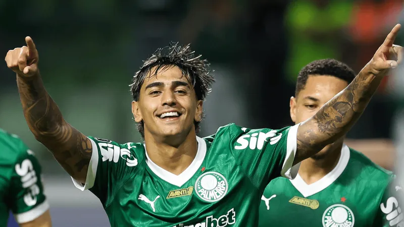 Palmeiras vira sobre o Bragantino e consolida liderança no Brasileirão