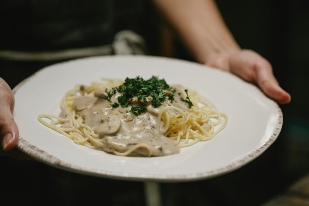 Macarrão ao creme de ricota: sabor leve, cremoso e rápido de fazer