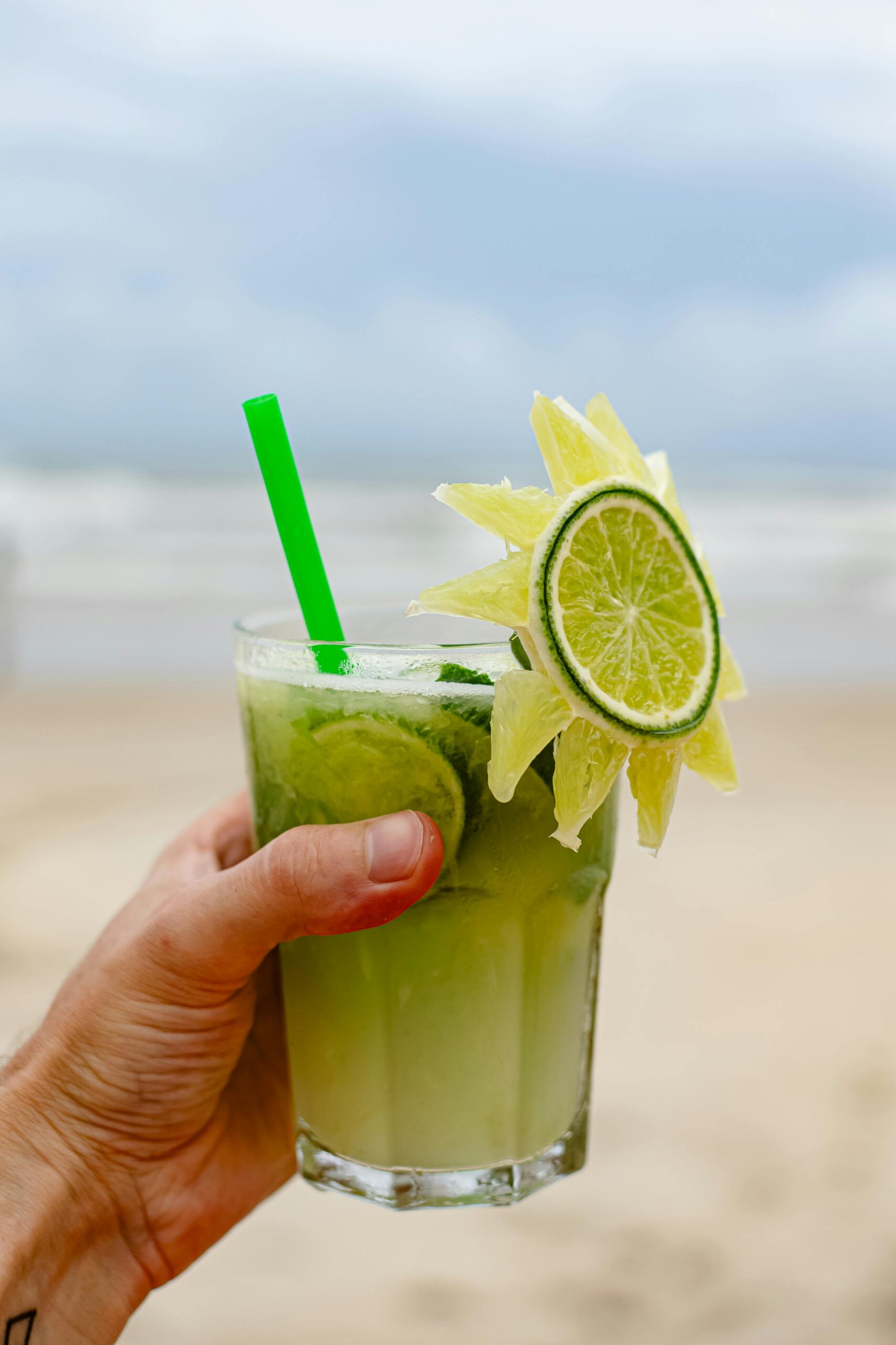 vEfeito Lady Gaga em Copacabana 'joga' preço da caipirinha nas alturas