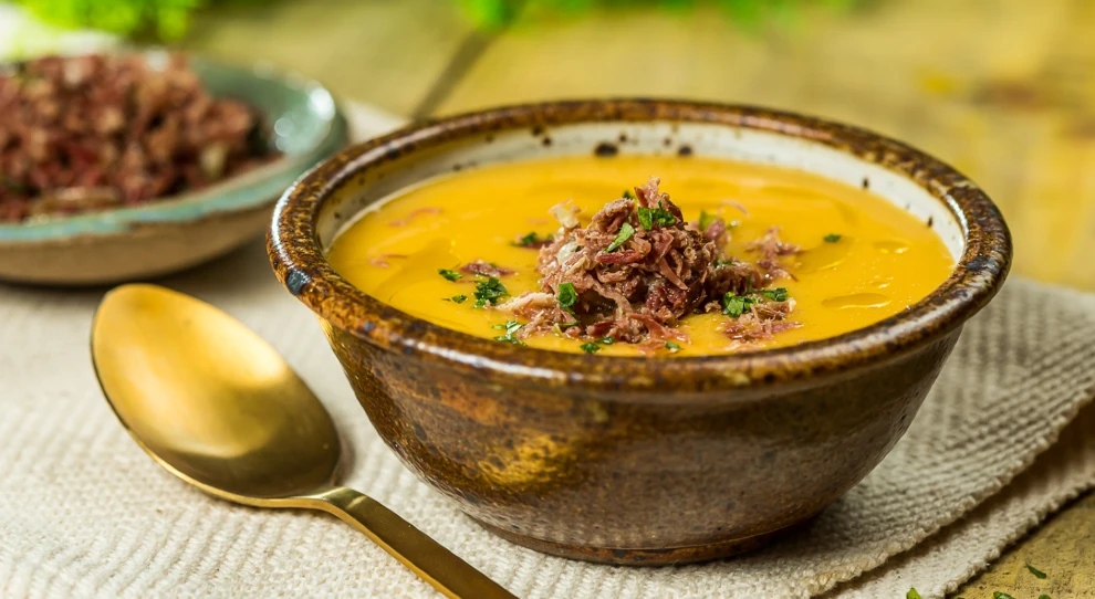 Caldos para dias frios caldo de Batata Baroa com Carne Seca