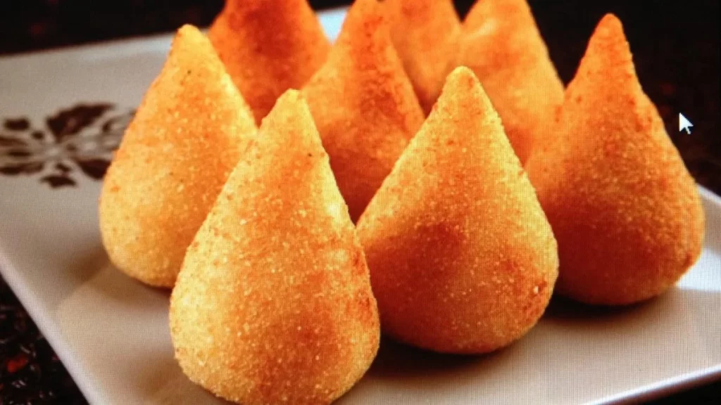 Essa é a melhor receita de coxinha de frango que você já viu