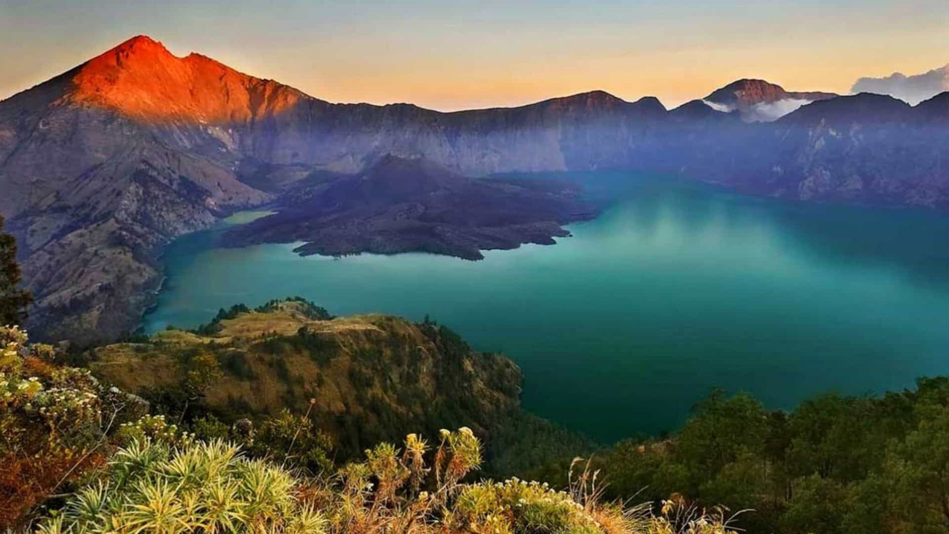 O que atrai turistas ao Monte Rinjani, na Indonésia, onde brasileira aguarda resgate
