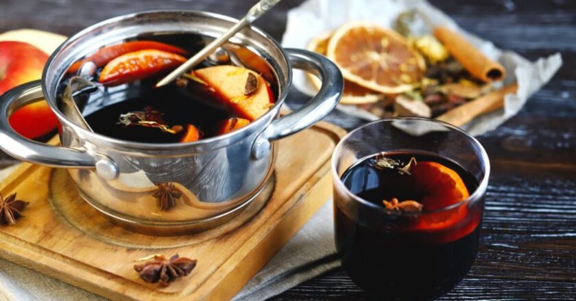 Quentão de Vinho: a receita mais simples para espantar o frio