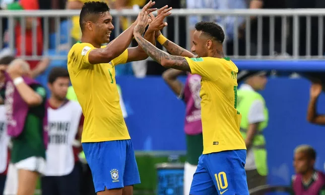 Casemiro abre portas para Neymar, mas diz: 'Precisa estar bem fisicamente'
