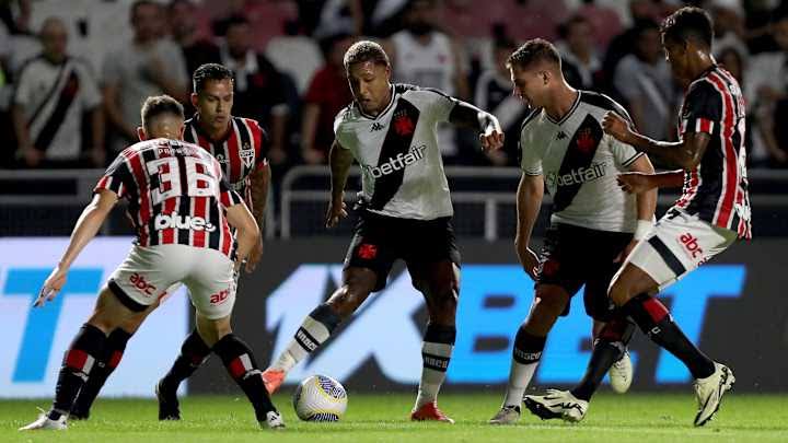 Vasco atropela o São Paulo e quebra jejum de 13 anos no Brasileirão