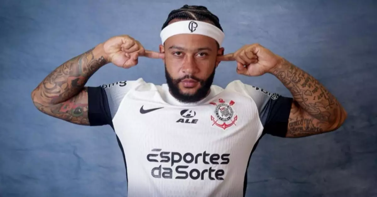 Memphis diz que Corinthians poderia ter feito mais gols no Dérbi e comenta polêmicas