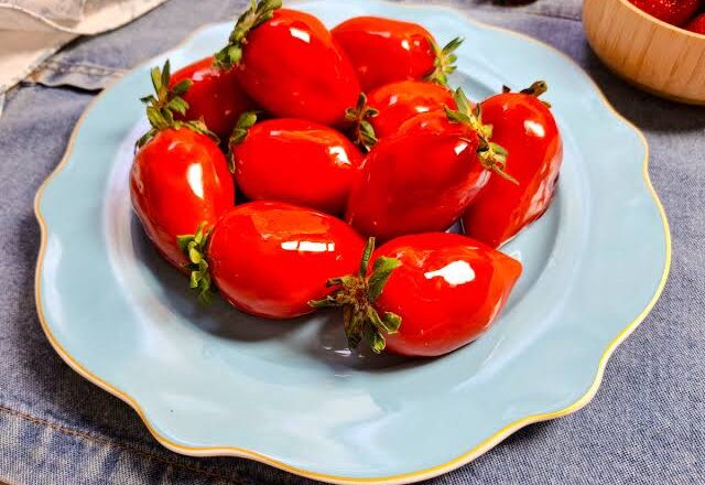 Receita Morango do Amor: como fazer o doce do momento