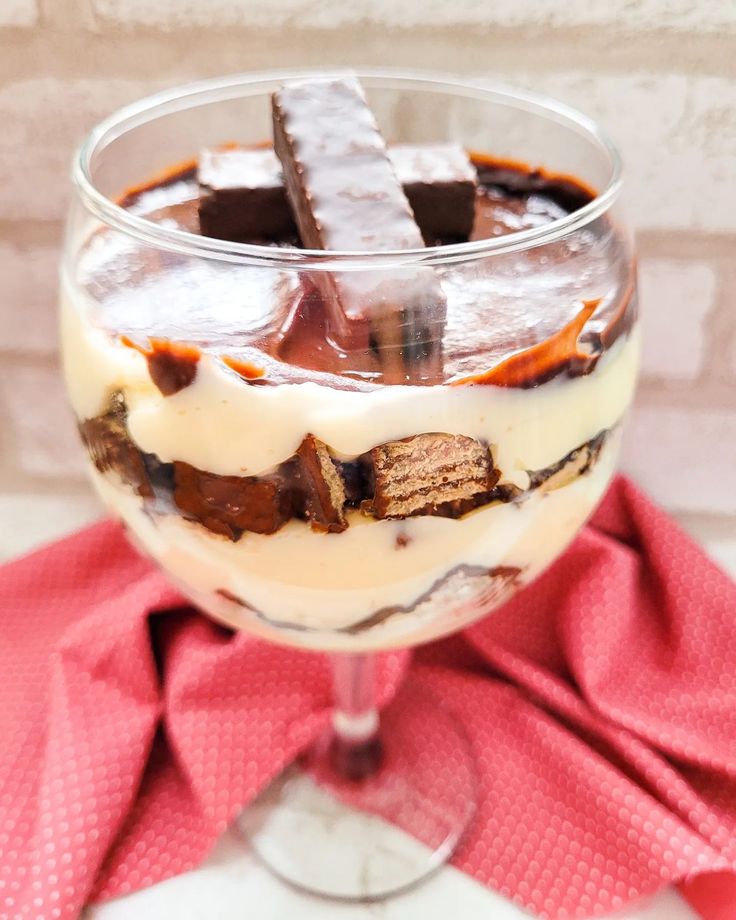 pavê de chocolate com creme e bis receita