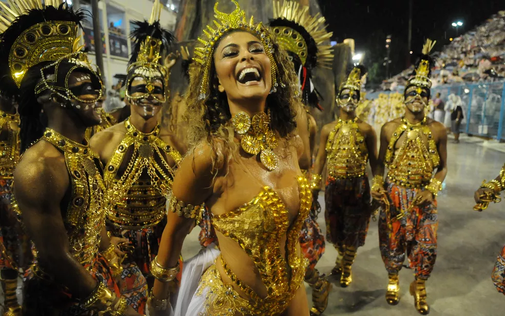 Juliana Paes volta à Viradouro como rainha de bateria no Carnaval 2026