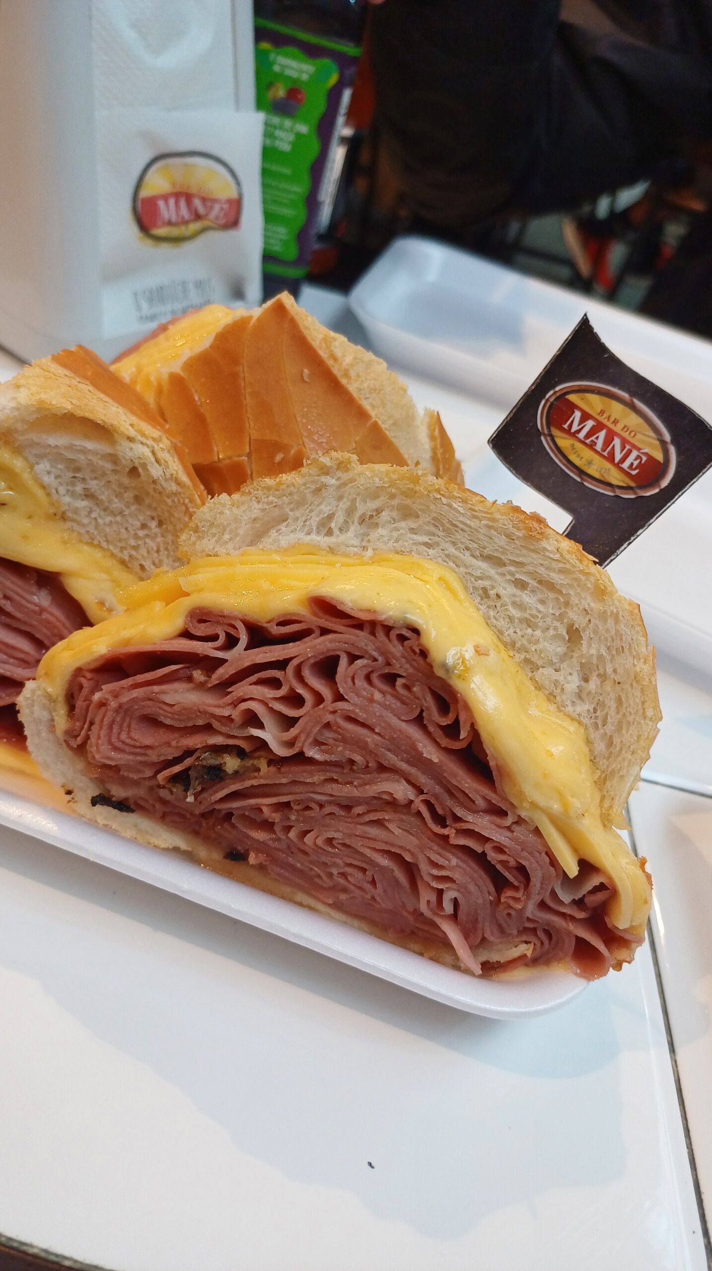 Sanduíche de Mortadela de São Paulo: o mais famoso do Mercadão