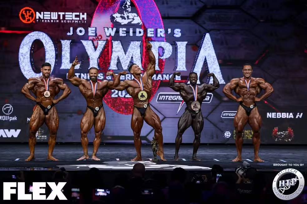 Ramon Dino faz história e conquista o título da Classic Physique no Olympia 2025