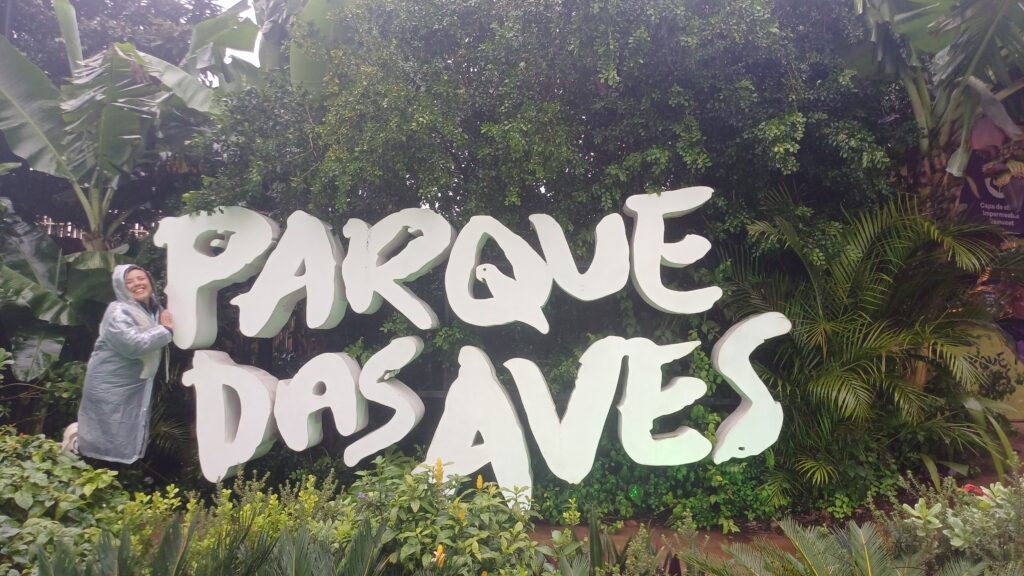 Vale a pena visitar o Parque das Aves com chuva