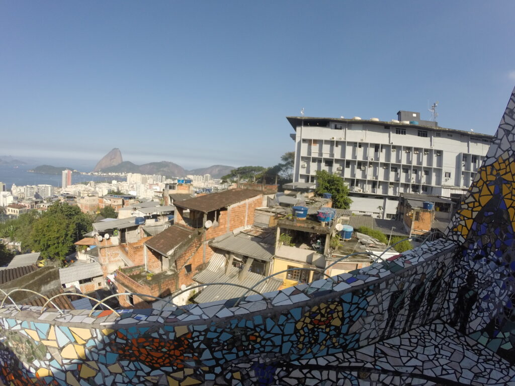 É seguro se hospedar no The Maze?