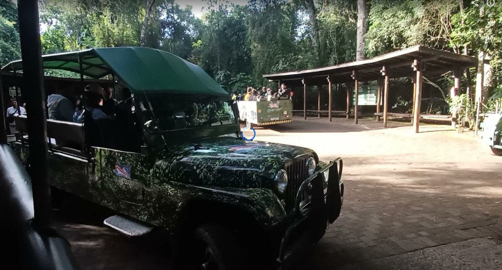 Como é o passeio do Macuco Safari