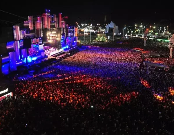 Rock in Rio 2026 proíbe power banks grandes: veja quais carregadores serão permitidos
