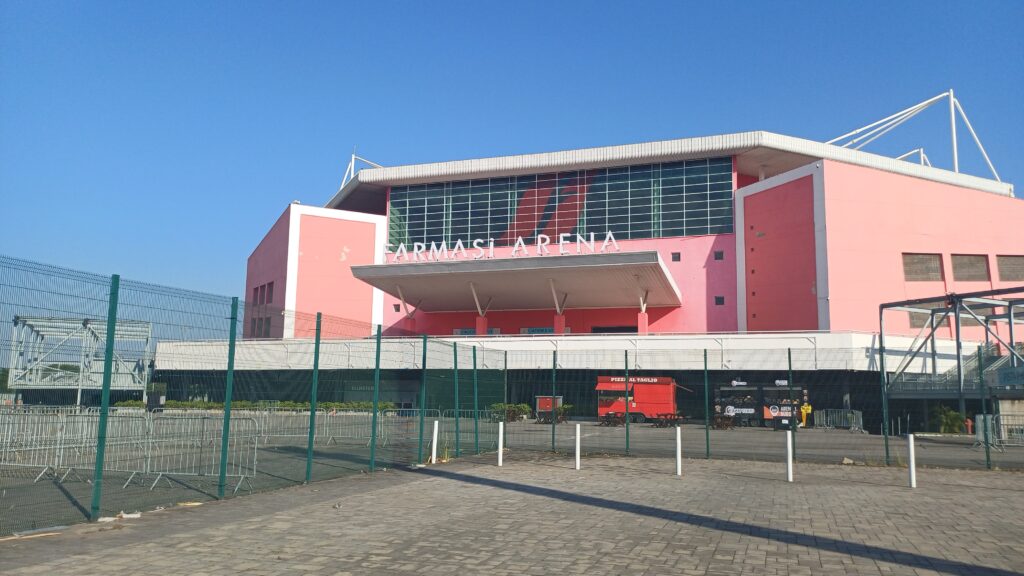 Fachada da Farmasi Arena na Barra Olímpica, Rio de Janeiro