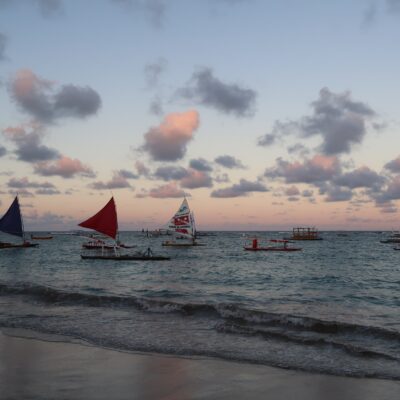Como escolher o melhor lugar do Nordeste para passar as férias