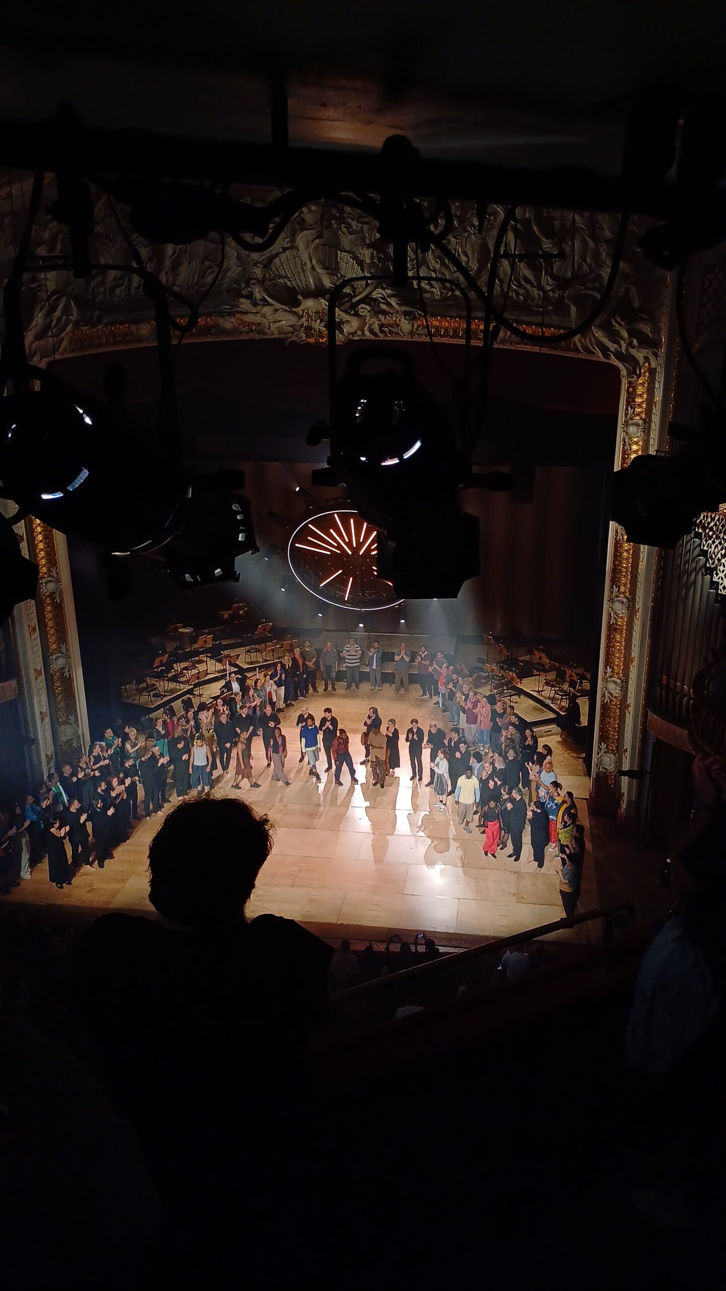 Palco e plateia do Theatro Municipal de São Paulo durante apresentação